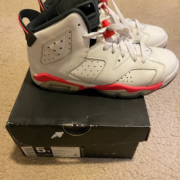 Jordan 6 - Picture 4 of 4